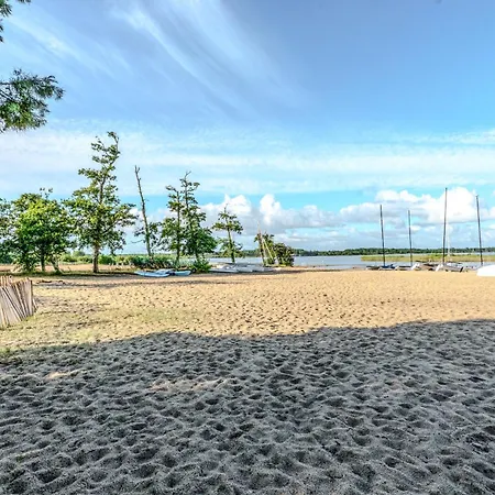 Resort De Type 2 Pour 4 Personnes Parentis-en-Born